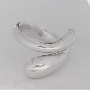 Tiffany & Co. Jewelry - 💝Elsa Peretti Teardrop Ring💝 Tiffany & Co. Jewelry - 💝Elsa Peretti Teardrop Ring💝